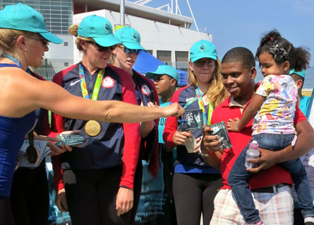 Distribution de livrets à Rio