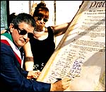 ...signatures d�officiels...