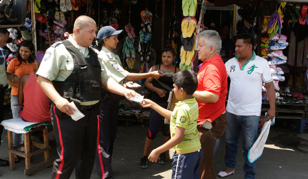 Venezuela’s law enforcement officers in Maracaibo team up with Drug-Free World volunteers