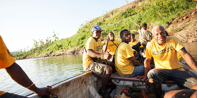 Fiji: Återuppbygger liv